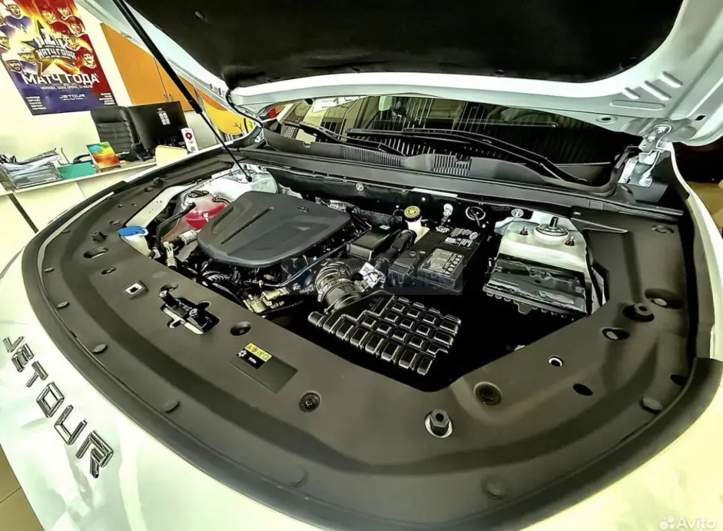 Jetour X70 Plus 1.6 AMT, 2025